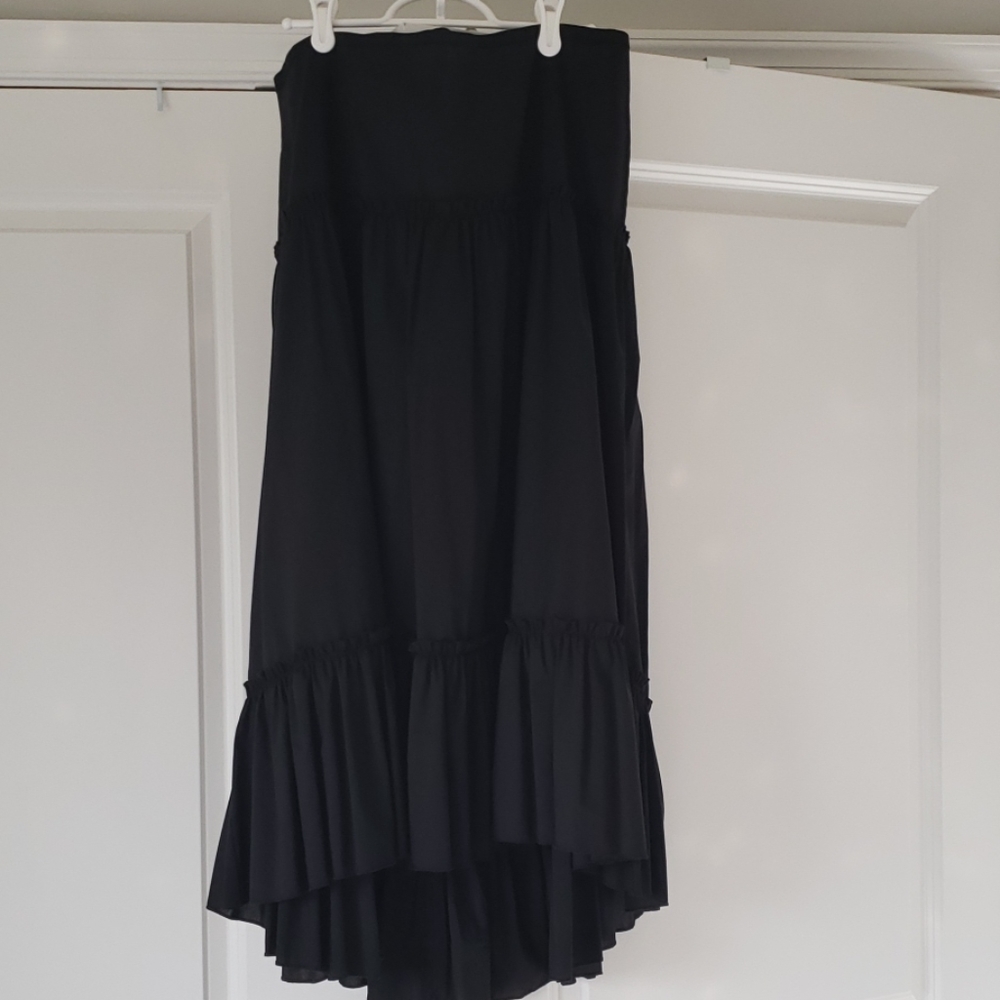 High/low black ruffled skirt